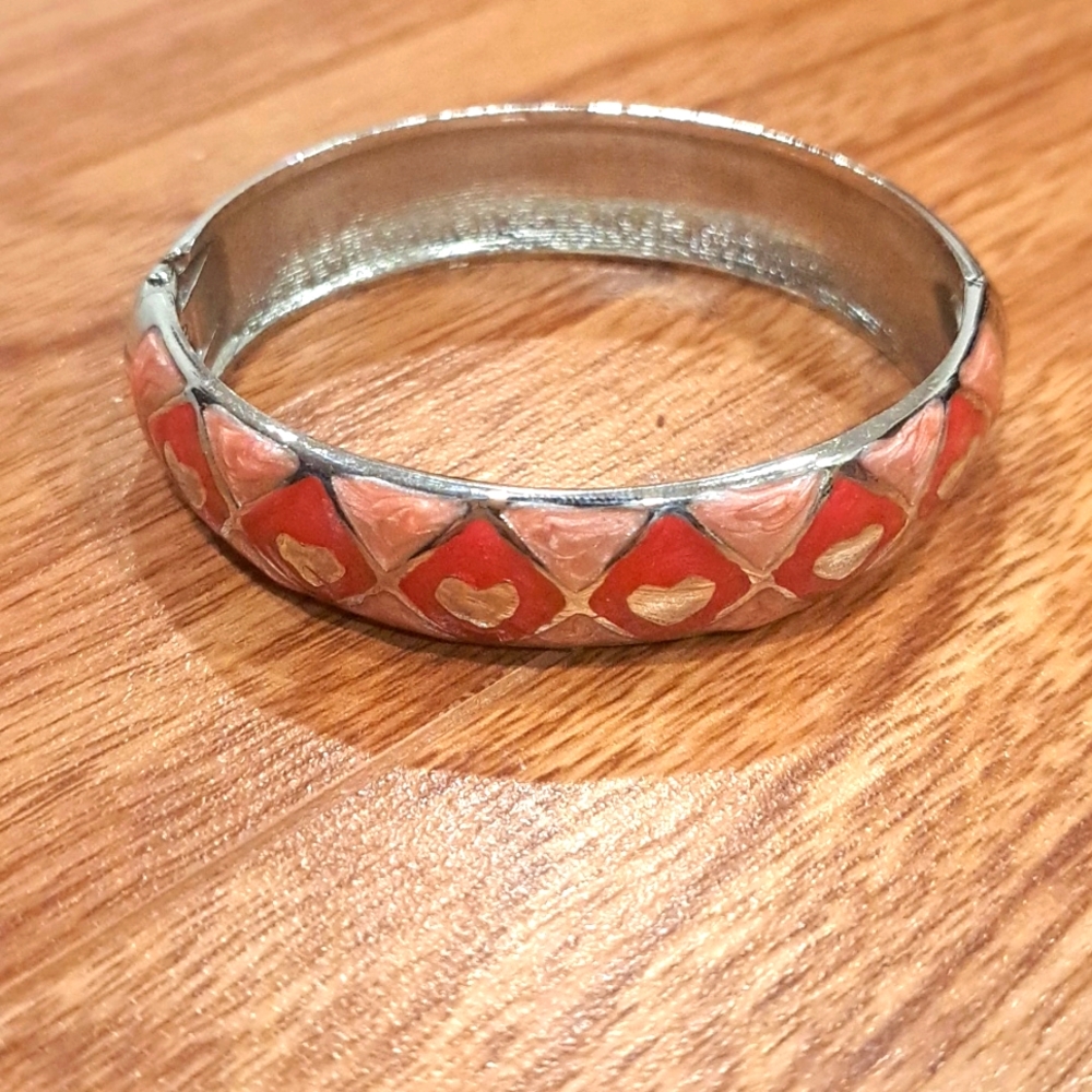 Pink pattern cuff bracelet